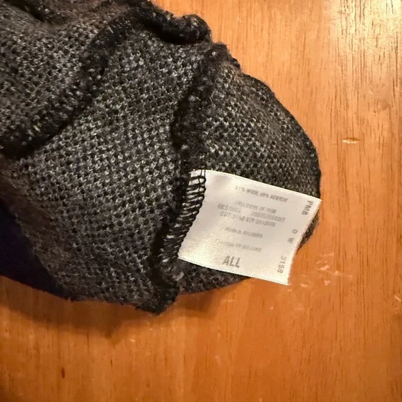 New Without Tags, Women’s Patagonia Winter Beanie - Picture 4 of 4